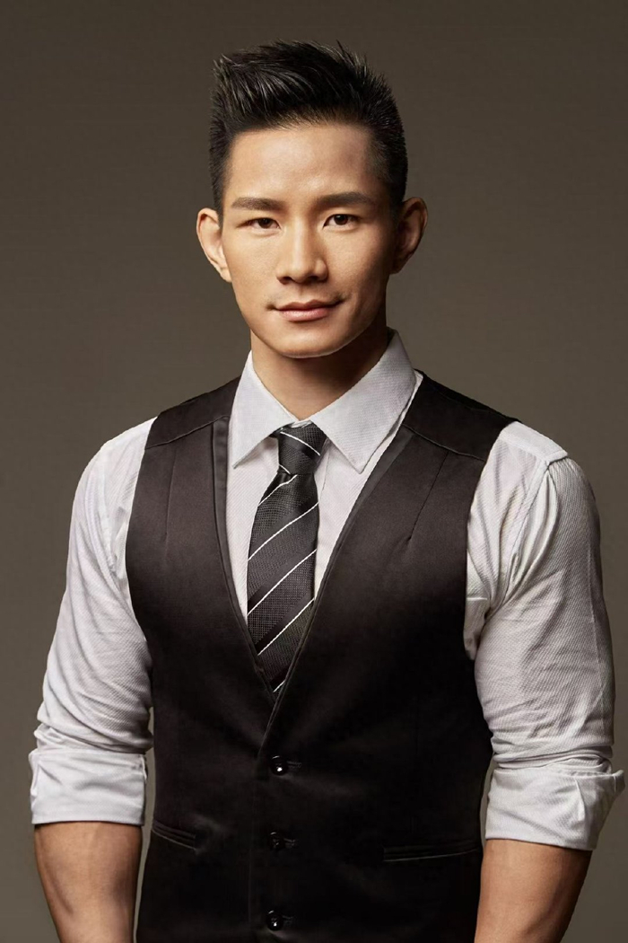 开云下载-从驻港教官到新媒体顶流：杨建平，如何让格斗文化“破圈”生长？|搏击|MMA|UFC|粉丝|产业_新浪体育_新浪新闻